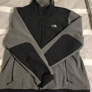 North face womens jacket- never worn